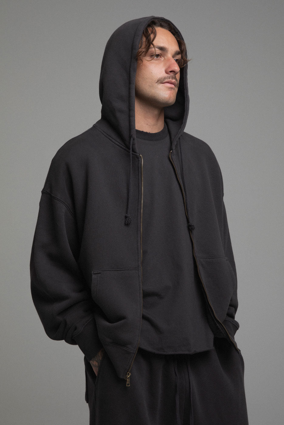CORE ZIP HOODIE