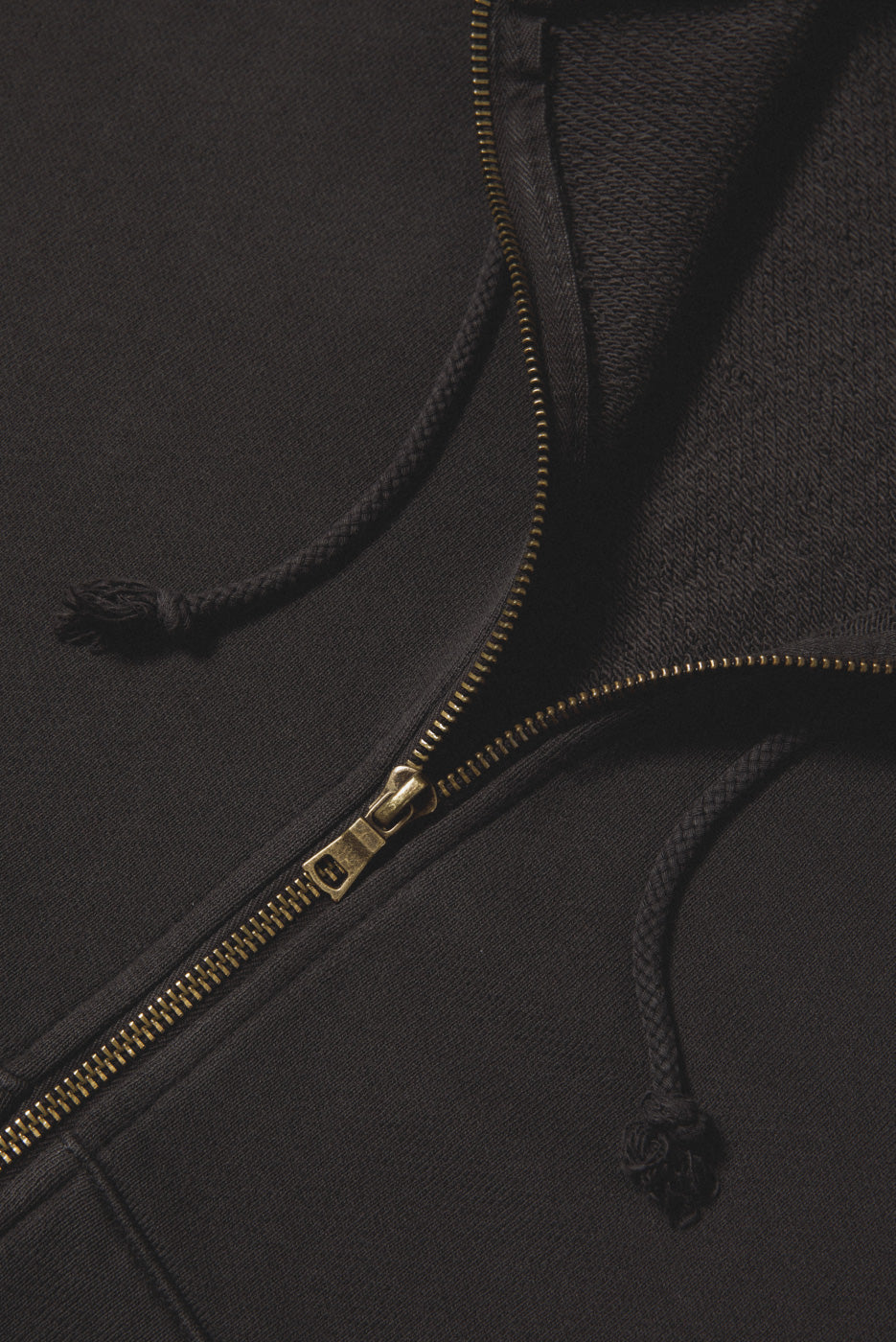CORE ZIP HOODIE