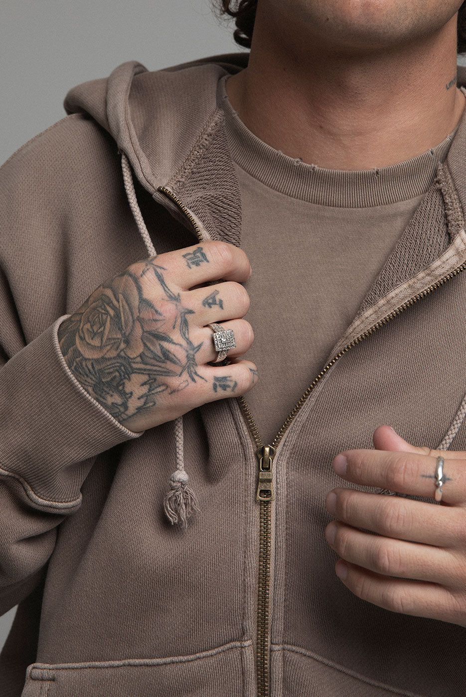 CORE ZIP HOODIE