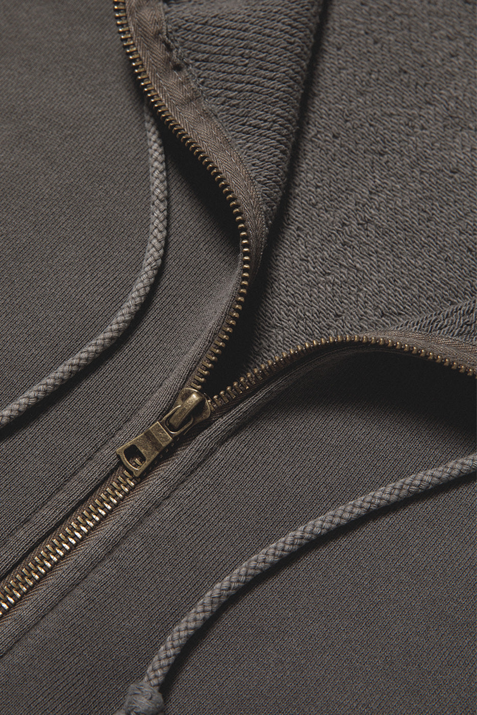 CORE ZIP HOODIE