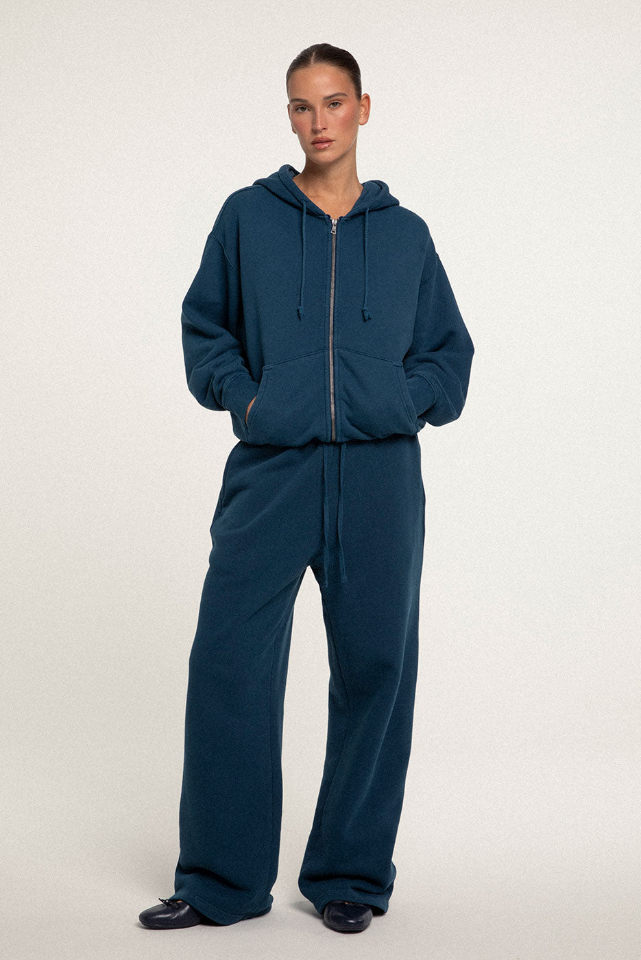 CORE ZIP HOODIE