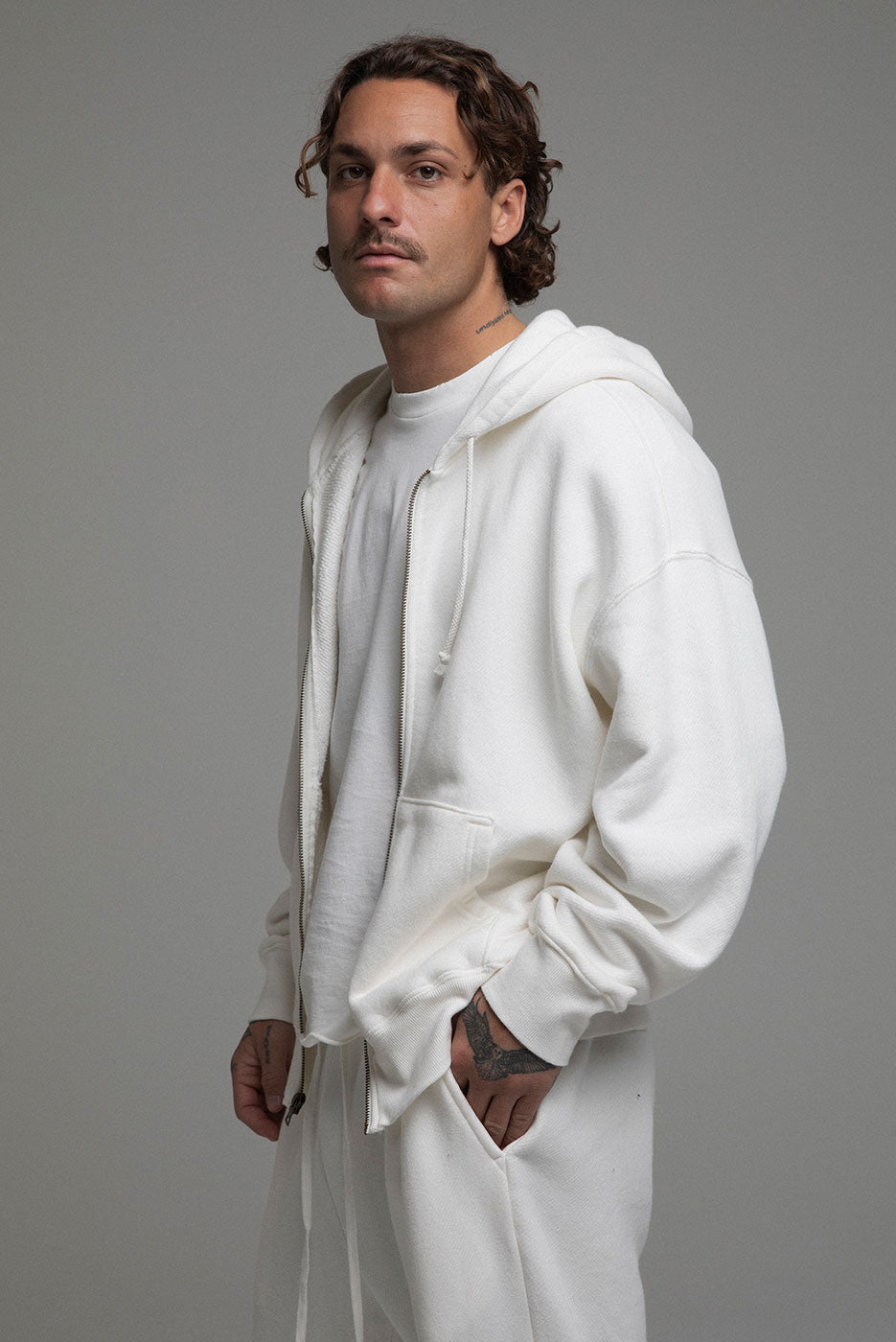 CORE ZIP HOODIE