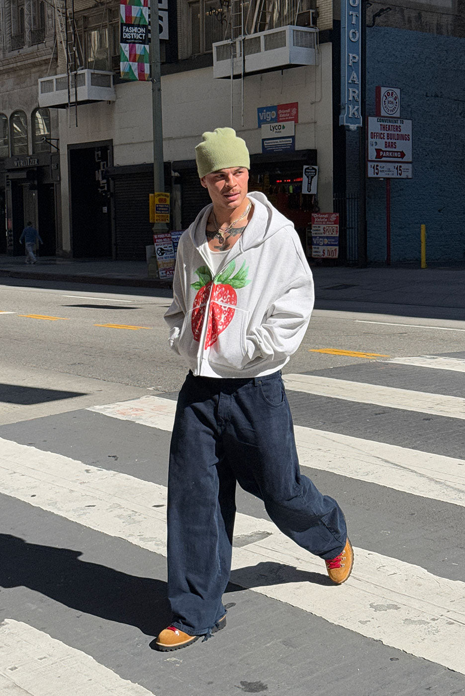 STRAWBERRY ZIP RECTANGLE HOODIE