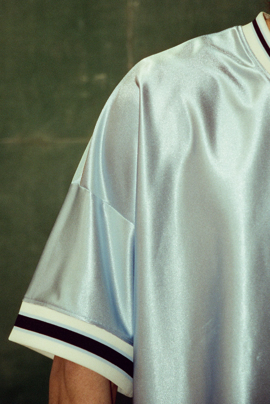 VARSITY V NECK TEE